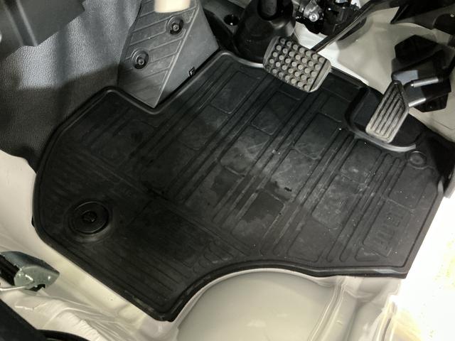 ハイゼットトラックスタンダード　レンタカーアップ　４ＷＤ　ＣＶＴ　ナビ　ＥＴＣレンタカーアップ　４ＷＤ　ＣＶＴ車　ナビ　バックカメラ　ドラレコ　ＥＴＣ　リアコーナーセンサー　オートマチックハイビーム　Ｂｌｕｅｔｏｏｔｈ　３方開　フルセグＴＶ　ＵＳＢ接続　ドアバイザー　スマアシ（京都府）の中古車