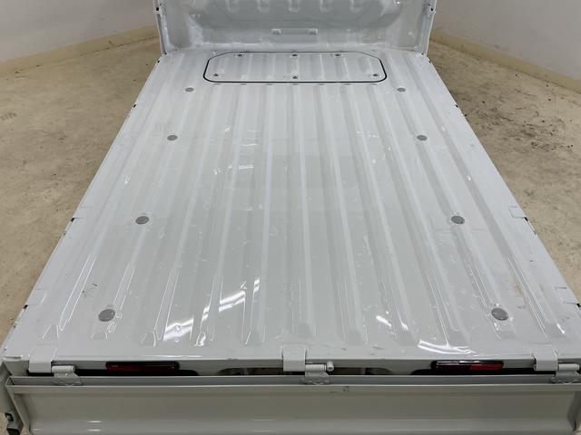 ハイゼットトラックスタンダード　レンタカーアップ　４ＷＤ　ＣＶＴ　ナビ　ＥＴＣレンタカーアップ　４ＷＤ　ＣＶＴ車　ナビ　バックカメラ　ドラレコ　ＥＴＣ　リアコーナーセンサー　オートマチックハイビーム　Ｂｌｕｅｔｏｏｔｈ　３方開　フルセグＴＶ　ＵＳＢ接続　ドアバイザー　スマアシ（京都府）の中古車