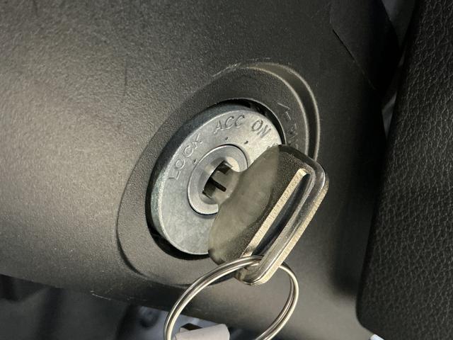 ハイゼットトラックスタンダード　レンタカーアップ　４ＷＤ　ＣＶＴ　ナビ　ＥＴＣレンタカーアップ　４ＷＤ　ＣＶＴ車　ナビ　バックカメラ　ドラレコ　ＥＴＣ　リアコーナーセンサー　オートマチックハイビーム　Ｂｌｕｅｔｏｏｔｈ　３方開　フルセグＴＶ　ＵＳＢ接続　ドアバイザー　スマアシ（京都府）の中古車