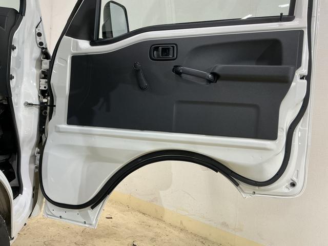 ハイゼットトラックスタンダード　レンタカーアップ　４ＷＤ　ＣＶＴ　ナビ　ＥＴＣレンタカーアップ　４ＷＤ　ＣＶＴ車　ナビ　バックカメラ　ドラレコ　ＥＴＣ　リアコーナーセンサー　オートマチックハイビーム　Ｂｌｕｅｔｏｏｔｈ　３方開　フルセグＴＶ　ＵＳＢ接続　ドアバイザー　スマアシ（京都府）の中古車