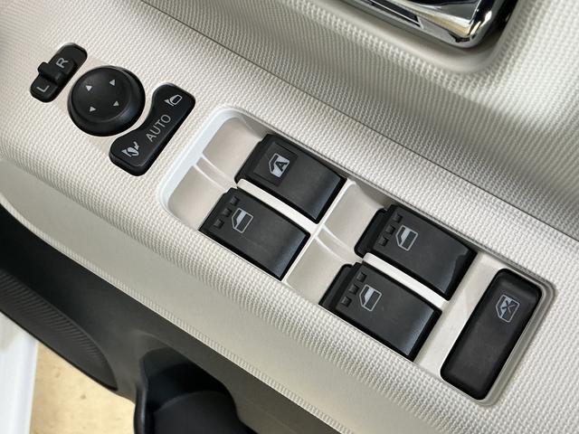 ムーヴキャンバスストライプスＧ　届け出済み未使用車　両側電動スライドドア届出済未使用車　バックカメラ　両側電動スライドドア　シートヒーター　ホットカップホルダー　オートマチックハイビーム　前後コーナーセンサー　電子パーキング　オートブレーキホールド　ＵＳＢチャージャー（京都府）の中古車