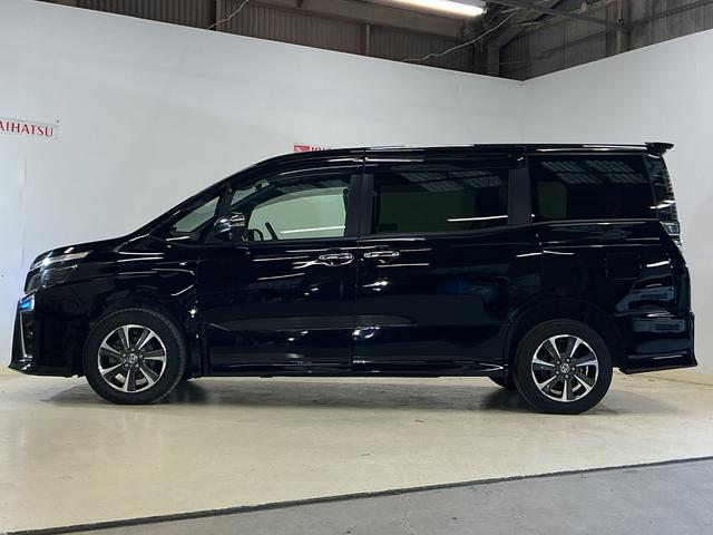 ヴォクシーＺＳ　煌III　ワンオーナー　ナビ　後席モニター　ドラレコワンオーナー　ナビＴＶ　後席モニター　ドラレコ　ＥＴＣ　バックカメラ　両側電動スライドドア　クルーズコントロール　Ｂｌｕｅｔｏｏｔｈ　前後コーナーセンサー　１６インチ純正アルミホイール　ダブルエアコン（京都府）の中古車