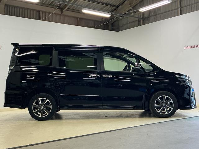 ヴォクシーＺＳ　煌III　ワンオーナー　ナビ　後席モニター　ドラレコワンオーナー　ナビＴＶ　後席モニター　ドラレコ　ＥＴＣ　バックカメラ　両側電動スライドドア　クルーズコントロール　Ｂｌｕｅｔｏｏｔｈ　前後コーナーセンサー　１６インチ純正アルミホイール　ダブルエアコン（京都府）の中古車