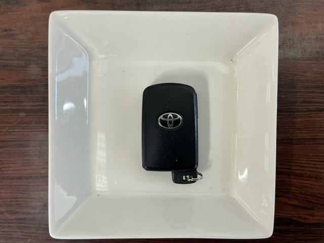 ヴォクシーＺＳ　煌III　ワンオーナー　ナビ　後席モニター　ドラレコワンオーナー　ナビＴＶ　後席モニター　ドラレコ　ＥＴＣ　バックカメラ　両側電動スライドドア　クルーズコントロール　Ｂｌｕｅｔｏｏｔｈ　前後コーナーセンサー　１６インチ純正アルミホイール　ダブルエアコン（京都府）の中古車