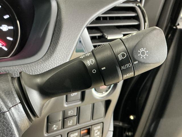 ヴォクシーＺＳ　煌III　ワンオーナー　ナビ　後席モニター　ドラレコワンオーナー　ナビＴＶ　後席モニター　ドラレコ　ＥＴＣ　バックカメラ　両側電動スライドドア　クルーズコントロール　Ｂｌｕｅｔｏｏｔｈ　前後コーナーセンサー　１６インチ純正アルミホイール　ダブルエアコン（京都府）の中古車