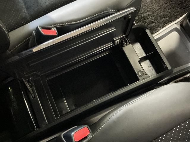 ヴォクシーＺＳ　煌III　ワンオーナー　ナビ　後席モニター　ドラレコワンオーナー　ナビＴＶ　後席モニター　ドラレコ　ＥＴＣ　バックカメラ　両側電動スライドドア　クルーズコントロール　Ｂｌｕｅｔｏｏｔｈ　前後コーナーセンサー　１６インチ純正アルミホイール　ダブルエアコン（京都府）の中古車