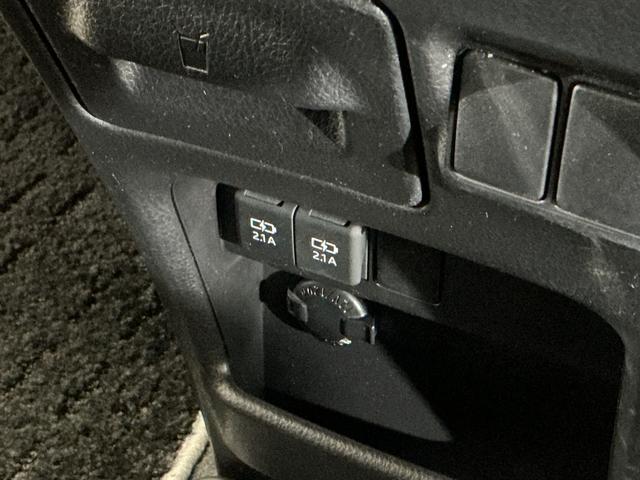 ヴォクシーＺＳ　煌III　ワンオーナー　ナビ　後席モニター　ドラレコワンオーナー　ナビＴＶ　後席モニター　ドラレコ　ＥＴＣ　バックカメラ　両側電動スライドドア　クルーズコントロール　Ｂｌｕｅｔｏｏｔｈ　前後コーナーセンサー　１６インチ純正アルミホイール　ダブルエアコン（京都府）の中古車