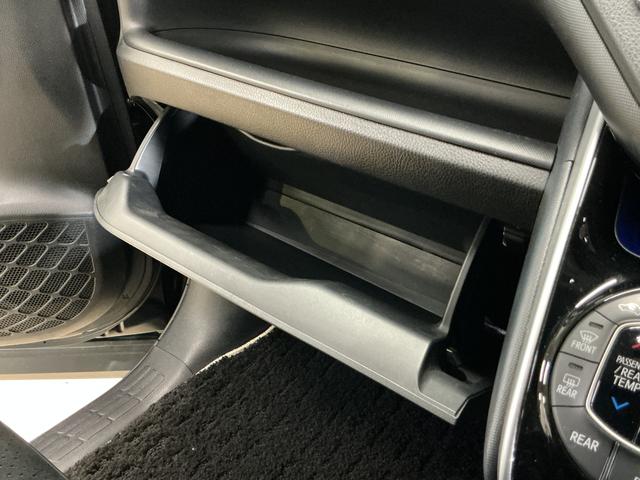 ヴォクシーＺＳ　煌III　ワンオーナー　ナビ　後席モニター　ドラレコワンオーナー　ナビＴＶ　後席モニター　ドラレコ　ＥＴＣ　バックカメラ　両側電動スライドドア　クルーズコントロール　Ｂｌｕｅｔｏｏｔｈ　前後コーナーセンサー　１６インチ純正アルミホイール　ダブルエアコン（京都府）の中古車