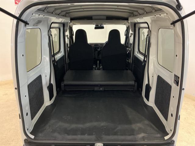 ハイゼットカーゴDX 4WD CVT ラジオデッキ 前後コーナーセンサー4WD CVT ラジオデッキ 前後コーナーセンサー キーレス オートマチックハイビーム スペアキー有り オートライト 衝突軽減ブレーキ ヘッドライトレベライザー 横滑り防止装置 アイドリングストップ(京都府)の中古車