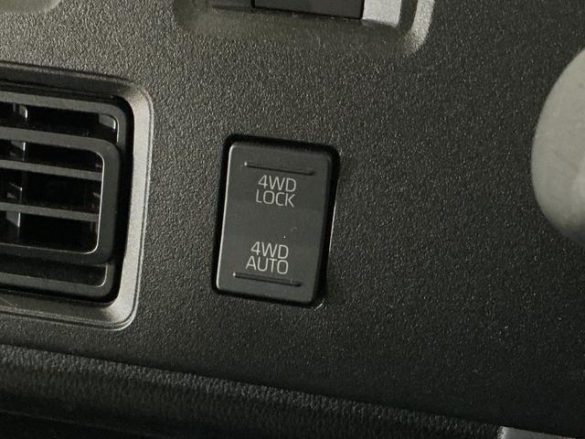 ハイゼットカーゴDX 4WD CVT ラジオデッキ 前後コーナーセンサー4WD CVT ラジオデッキ 前後コーナーセンサー キーレス オートマチックハイビーム スペアキー有り オートライト 衝突軽減ブレーキ ヘッドライトレベライザー 横滑り防止装置 アイドリングストップ(京都府)の中古車