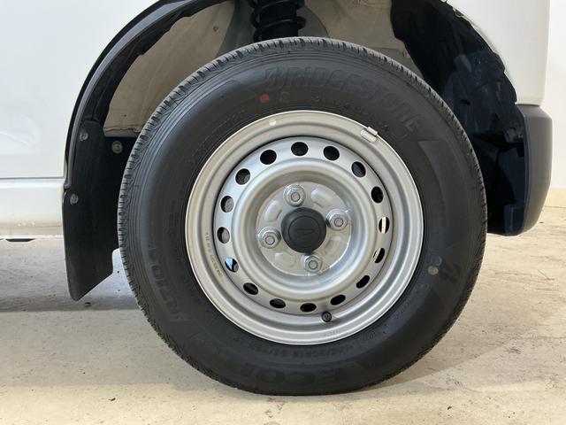 ハイゼットカーゴDX 4WD CVT ラジオデッキ 前後コーナーセンサー4WD CVT ラジオデッキ 前後コーナーセンサー キーレス オートマチックハイビーム スペアキー有り オートライト 衝突軽減ブレーキ ヘッドライトレベライザー 横滑り防止装置 アイドリングストップ(京都府)の中古車