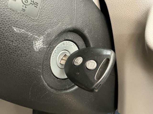 ミライースX CDオーディオ キーレスエントリー 14インチ純正アルミCDオーディオ キーレスエントリー 盗難防止装置 14インチ純正アルミホイール ドアバイザー アイドリングストップ ヘッドライトレべライザー マニュアルエアコン 電動格納ミラー アクセサリーソケット(京都府)の中古車