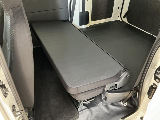 ハイゼットカーゴＤＸ　４ＷＤ　スマートアシスト　キーレスリモコン　ＣＶＴ４ＷＤ　スマートアシスト　キーレスリモコン　フロントパワーウインド　スチールホイール　両側リヤスライドドア　コーナーセンサー　マニュアルエアコン　カーペットマット　オートライト　アイドリングストップ（京都府）の中古車