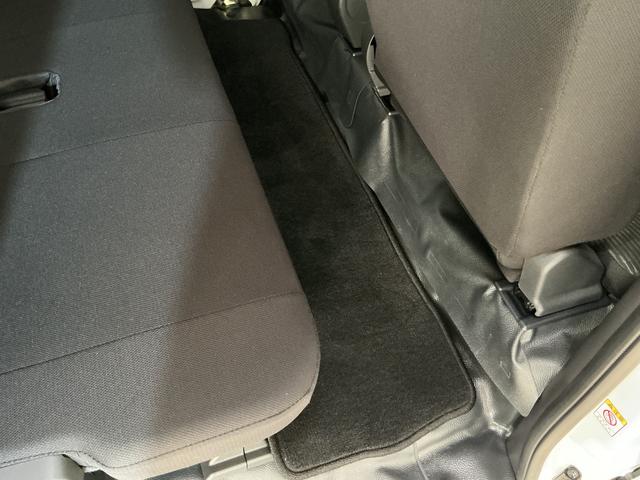 ハイゼットカーゴＤＸ　４ＷＤ　スマートアシスト　キーレスリモコン　ＣＶＴ４ＷＤ　スマートアシスト　キーレスリモコン　フロントパワーウインド　スチールホイール　両側リヤスライドドア　コーナーセンサー　マニュアルエアコン　カーペットマット　オートライト　アイドリングストップ（京都府）の中古車