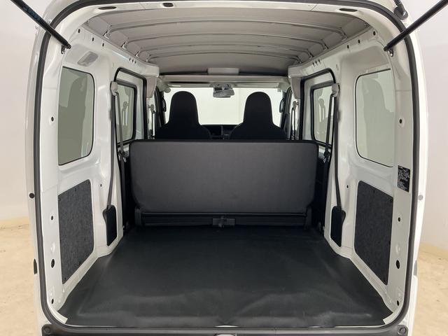 ハイゼットカーゴＤＸ　４ＷＤ　スマートアシスト　キーレスリモコン　ＣＶＴ４ＷＤ　スマートアシスト　キーレスリモコン　フロントパワーウインド　スチールホイール　両側リヤスライドドア　コーナーセンサー　マニュアルエアコン　カーペットマット　オートライト　アイドリングストップ（京都府）の中古車