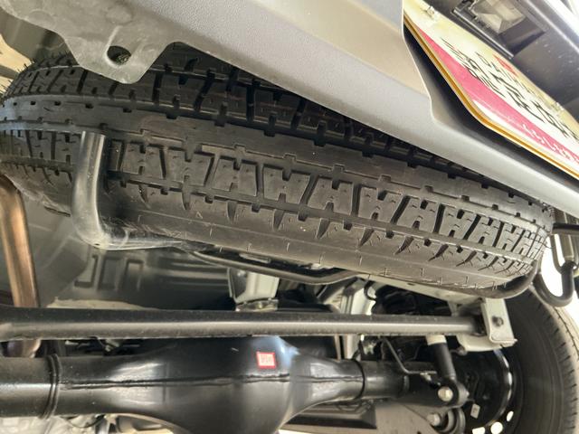 ハイゼットカーゴＤＸ　４ＷＤ　スマートアシスト　キーレスリモコン　ＣＶＴ４ＷＤ　スマートアシスト　キーレスリモコン　フロントパワーウインド　スチールホイール　両側リヤスライドドア　コーナーセンサー　マニュアルエアコン　カーペットマット　オートライト　アイドリングストップ（京都府）の中古車