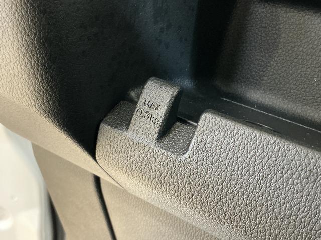 ハイゼットカーゴＤＸ　４ＷＤ　スマートアシスト　キーレスリモコン　ＣＶＴ４ＷＤ　スマートアシスト　キーレスリモコン　フロントパワーウインド　スチールホイール　両側リヤスライドドア　コーナーセンサー　マニュアルエアコン　カーペットマット　オートライト　アイドリングストップ（京都府）の中古車