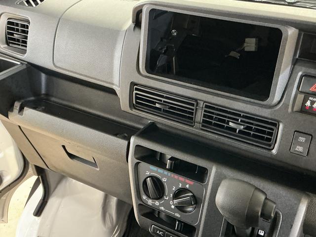 ハイゼットカーゴＤＸ　４ＷＤ　スマートアシスト　キーレスリモコン　ＣＶＴ４ＷＤ　スマートアシスト　キーレスリモコン　フロントパワーウインド　スチールホイール　両側リヤスライドドア　コーナーセンサー　マニュアルエアコン　カーペットマット　オートライト　アイドリングストップ（京都府）の中古車