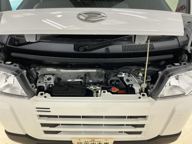 ハイゼットカーゴＤＸ　４ＷＤ　スマートアシスト　キーレスリモコン　ＣＶＴ４ＷＤ　スマートアシスト　キーレスリモコン　フロントパワーウインド　スチールホイール　両側リヤスライドドア　コーナーセンサー　マニュアルエアコン　カーペットマット　オートライト　アイドリングストップ（京都府）の中古車