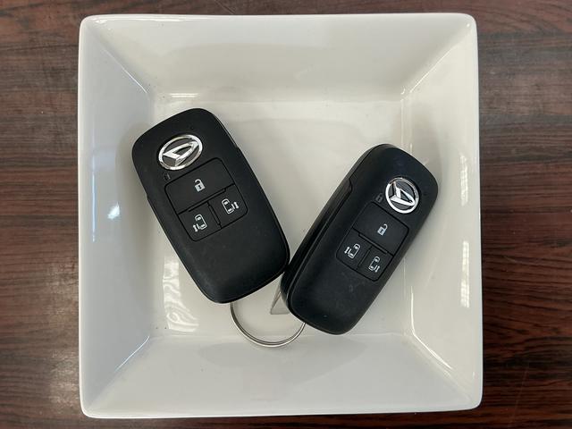 タントカスタムＸ　届出済未使用車　４ＷＤ　バックカメラ　スマアシ届出済未使用車　４ＷＤ　バックカメラ　前後コーナーセンサー　前席シートヒーター　電子パーキング　オートブレーキホールド　オートマチックハイビーム　１４インチ純正アルミホイール　ＵＳＢチャージャー（京都府）の中古車