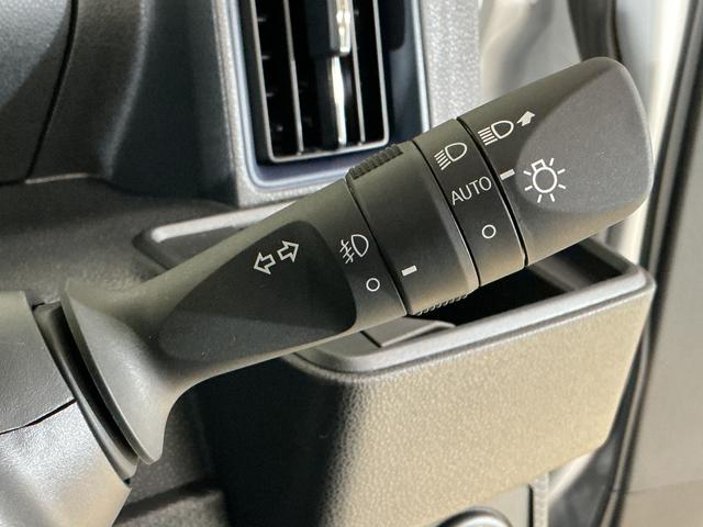 タントカスタムＸ　届出済未使用車　４ＷＤ　バックカメラ　スマアシ届出済未使用車　４ＷＤ　バックカメラ　前後コーナーセンサー　前席シートヒーター　電子パーキング　オートブレーキホールド　オートマチックハイビーム　１４インチ純正アルミホイール　ＵＳＢチャージャー（京都府）の中古車