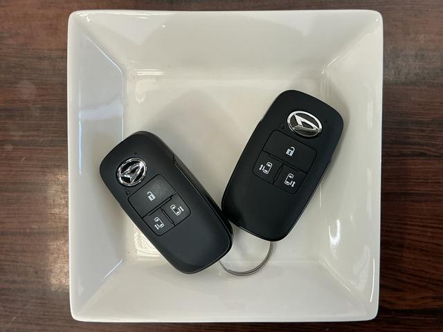 ムーヴキャンバスストライプスG 届出済み未使用車 全周囲カメラ シートヒータ届出済み未使用車 パノラマモニター 両側電動スライドドア 前席シートヒーター 前後コーナーセンサー 電子パーキング オートブレーキホールド ホッとカップホルダー USBチャージャー LEDヘッドライト(京都府)の中古車