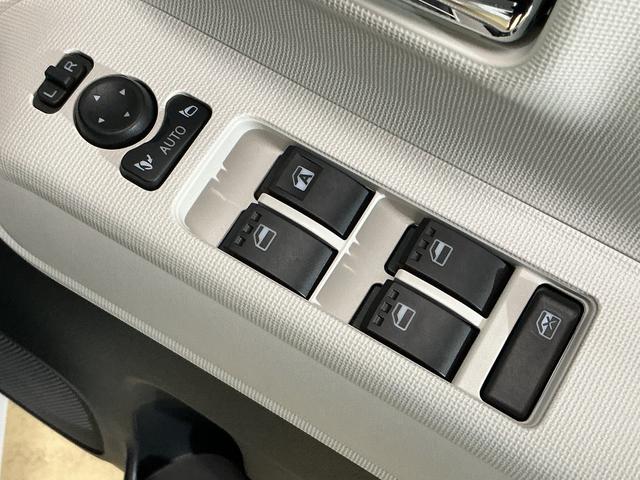 ムーヴキャンバスストライプスG 届出済み未使用車 全周囲カメラ シートヒータ届出済み未使用車 パノラマモニター 両側電動スライドドア 前席シートヒーター 前後コーナーセンサー 電子パーキング オートブレーキホールド ホッとカップホルダー USBチャージャー LEDヘッドライト(京都府)の中古車