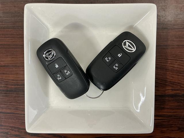 トールカスタムＧ　デモカー　ナビ　パノラマモニター　後席モニターナビ　パノラマモニター　後席モニター　ドラレコ　両側電動スライドドア　アダプティブクルーズコントロール　Ｂｌｕｅｔｏｏｔｈ　電子パーキング　オートブレーキホールド　オートマチックハイビーム（京都府）の中古車