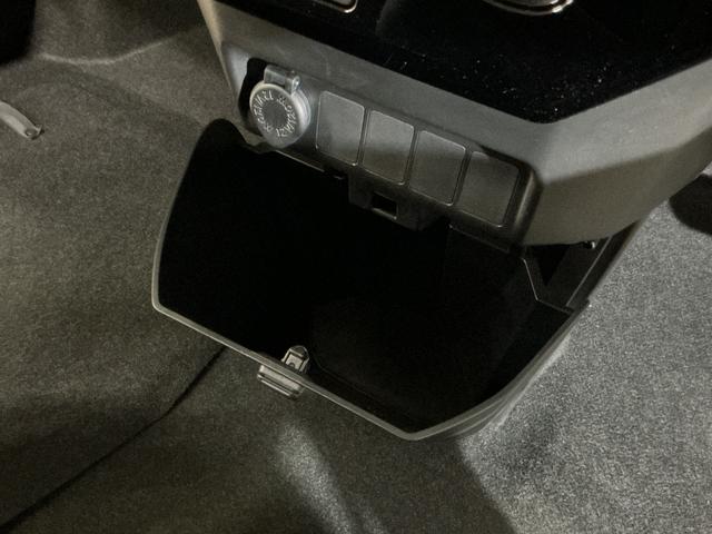 トールカスタムＧ　デモカー　ナビ　パノラマモニター　後席モニターナビ　パノラマモニター　後席モニター　ドラレコ　両側電動スライドドア　アダプティブクルーズコントロール　Ｂｌｕｅｔｏｏｔｈ　電子パーキング　オートブレーキホールド　オートマチックハイビーム（京都府）の中古車