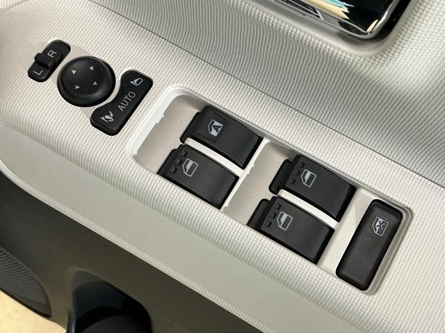 ムーヴキャンバスストライプスＧ　デモカー　パノラマモニター　両側電動スライドデモカー　パノラマモニター　両側電動スライドドア　前席シートヒーター　前後コーナーセンサー　ホッとカップホルダー　電子パーキング　オートブレーキホールド　ＵＳＢチャージャー　オートマチックハイビーム（京都府）の中古車