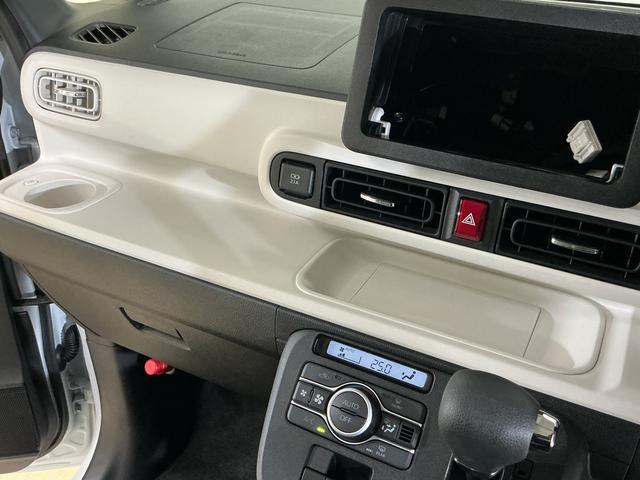 ムーヴキャンバスストライプスＧ　デモカー　パノラマモニター　両側電動スライドデモカー　パノラマモニター　両側電動スライドドア　前席シートヒーター　前後コーナーセンサー　ホッとカップホルダー　電子パーキング　オートブレーキホールド　ＵＳＢチャージャー　オートマチックハイビーム（京都府）の中古車