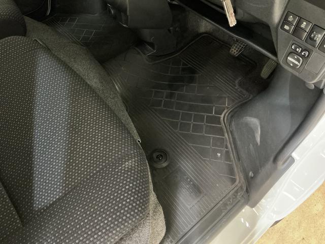 ハイゼットカーゴクルーズＳＡIII　ワンオーナー　ナビ　バックカメラワンオーナー　ナビ　バックカメラ　ドライブレコーダー　リアコーナーセンサー　オートマチックハイビーム　ＵＳＢチャージャー　Ｂｌｕｅｔｏｏｔｈ　ＤＶＤ再生　フルセグＴＶ　キーレスエントリー　ドアバイザー（京都府）の中古車