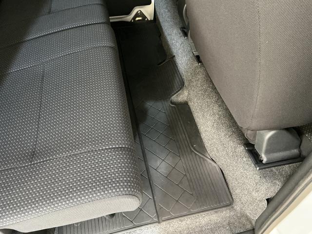 ハイゼットカーゴクルーズＳＡIII　ワンオーナー　ナビ　バックカメラワンオーナー　ナビ　バックカメラ　ドライブレコーダー　リアコーナーセンサー　オートマチックハイビーム　ＵＳＢチャージャー　Ｂｌｕｅｔｏｏｔｈ　ＤＶＤ再生　フルセグＴＶ　キーレスエントリー　ドアバイザー（京都府）の中古車