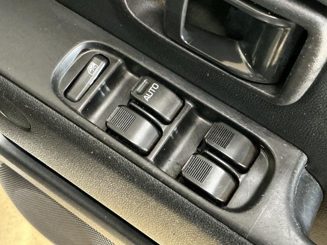 ハイゼットカーゴクルーズＳＡIII　ワンオーナー　ナビ　バックカメラワンオーナー　ナビ　バックカメラ　ドライブレコーダー　リアコーナーセンサー　オートマチックハイビーム　ＵＳＢチャージャー　Ｂｌｕｅｔｏｏｔｈ　ＤＶＤ再生　フルセグＴＶ　キーレスエントリー　ドアバイザー（京都府）の中古車