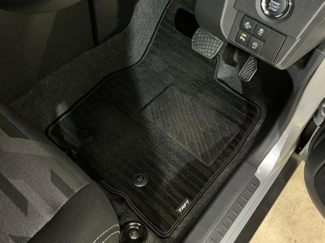 タフトGターボ クロムベンチャー ナビ パノラマモニター ETCワンオーナー ナビ フルセグチューナー ブルートゥース対応 パノラマモニター ドライブレコーダー ETC ターボ スマートアシスト プッシュボタンエンジンスタート アダプティブクルーズコントロール(京都府)の中古車