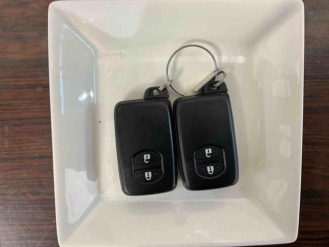 プリウスアルファS チューン ブラックナビ バックカメラ ETC キーフリー ハイブリッド オートエアコン オートライト プッシュボタンスタート デュアルエアバッグ ABS 安全ボディ バイザーマット付 電動格納ドアミラー(京都府)の中古車