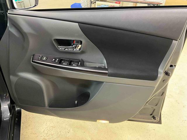 プリウスアルファS チューン ブラックナビ バックカメラ ETC キーフリー ハイブリッド オートエアコン オートライト プッシュボタンスタート デュアルエアバッグ ABS 安全ボディ バイザーマット付 電動格納ドアミラー(京都府)の中古車