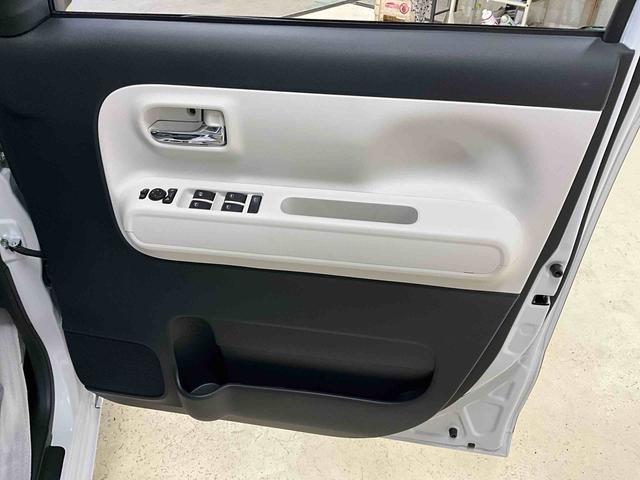 ムーヴキャンバスストライプスＧ　届出済未使用車　スマートアシスト届出済未使用車　スマートアシスト　バックカメラ　プッシュボタンエンジンスタート　両側リヤパワースライドドア　ＬＥＤヘッドライト　コーナーセンサー　シートヒーター　オートエアコン　オートライト　ＡＢＳ（京都府）の中古車