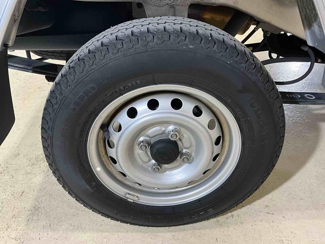 サンバートラックグランドキャブスマートアシスト CDチューナー ETCスマートアシスト 社外ドライブレコーダー CDチューナー キーレスリモコン LEDヘッドライト ETC スチールホイール マニュアルエアコン 荷台作業灯 ゲートプロテクターゴム パワーウインドウ(京都府)の中古車