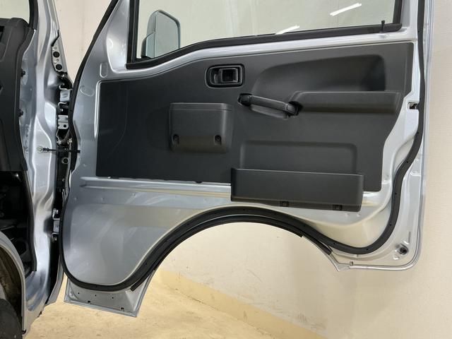 ハイゼットトラックジャンボＳＡIIIｔ　ワンオーナー　ＡＴ車　ＣＤオーディオワンオーナー　ＡＴ車　ＣＤオーディオ　３方開　荷台作業灯　ＬＥＤヘッドライト　ドアバイザー　横滑り防止装置　キーレスエントリー　盗難防止装置　アイドリングストップ　電動格納ミラー　オートライト（京都府）の中古車