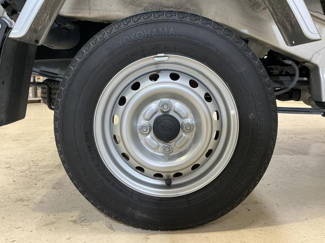 ハイゼットトラックジャンボＳＡIIIｔ　ワンオーナー　ＡＴ車　ＣＤオーディオワンオーナー　ＡＴ車　ＣＤオーディオ　３方開　荷台作業灯　ＬＥＤヘッドライト　ドアバイザー　横滑り防止装置　キーレスエントリー　盗難防止装置　アイドリングストップ　電動格納ミラー　オートライト（京都府）の中古車