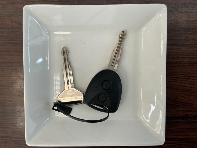 ミライースＸ　ＳＡIII　ワンオーナー　ＣＤオーディオ　コーナーセンサワンオーナー　ＣＤオーディオ　前後コーナーセンサー　オートマチックハイビーム　ＬＥＤヘッドライト　キーレスエントリー　盗難防止装置　横滑り防止装置　アイドリングストップ　オートライト　スマアシ（京都府）の中古車