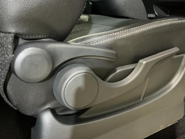 ステラカスタムＲ　スマートアシスト　ワンオーナー　ナビ　ＥＴＣワンオーナー　ナビ　バックカメラ　ＥＴＣ　シートヒーター　ＵＳＢ接続　Ｂｌｕｅｔｏｏｔｈ　ＤＶＤ再生　アイドリングストップ　横滑り防止装置　盗難防止装置　フルセグ　プッシュスタート　ＬＥＤヘッドライト（京都府）の中古車