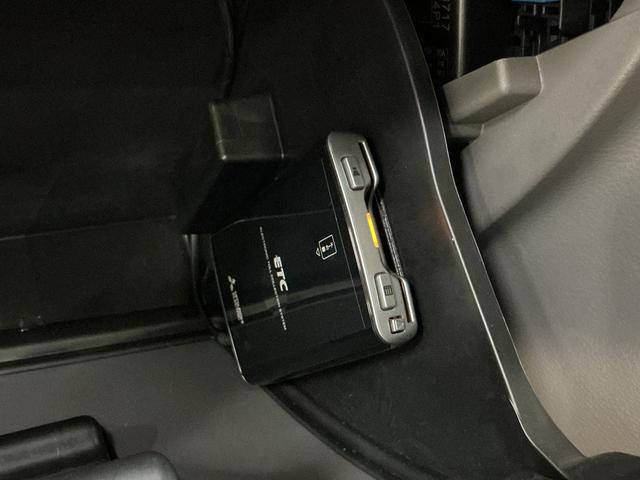 ミニキャブバンブラボー　ワンオーナー　４ＷＤ　ドラレコ　ＥＴＣ　ＣＤデッキワンオーナー　４ＷＤ　ＣＤオーディオ　ドラレコ　ＥＴＣ　ドアバイザー　キーレスエントリー　スペアキー　１２Ｖ電源ソケット　ヘッドライトレベライザー　マニュアルエアコン　電格ドアミラー　両側スライドドア（京都府）の中古車