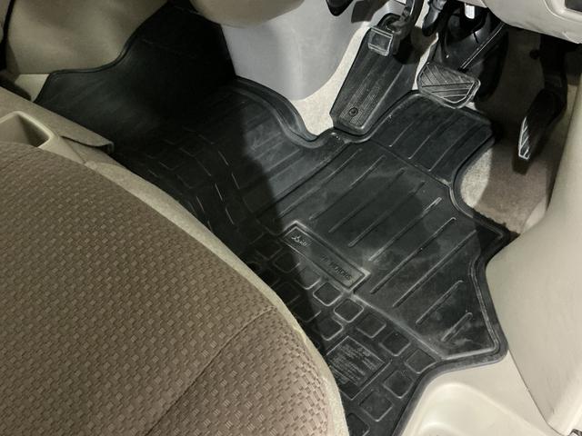 ミニキャブバンブラボー　ワンオーナー　４ＷＤ　ドラレコ　ＥＴＣ　ＣＤデッキワンオーナー　４ＷＤ　ＣＤオーディオ　ドラレコ　ＥＴＣ　ドアバイザー　キーレスエントリー　スペアキー　１２Ｖ電源ソケット　ヘッドライトレベライザー　マニュアルエアコン　電格ドアミラー　両側スライドドア（京都府）の中古車