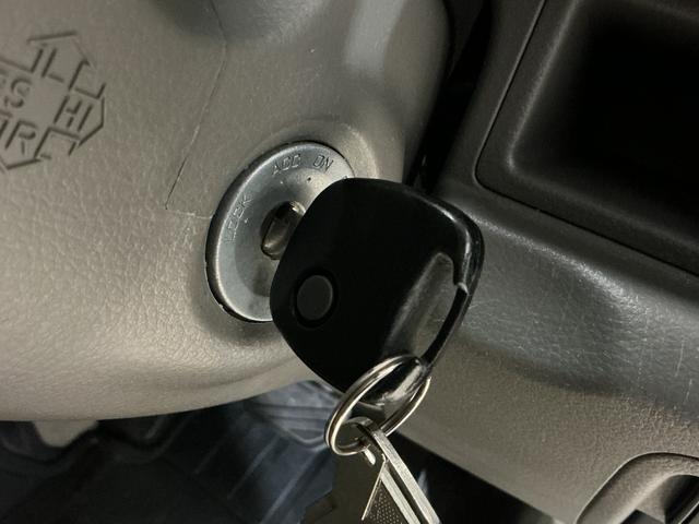 ミニキャブバンブラボー　ワンオーナー　４ＷＤ　ドラレコ　ＥＴＣ　ＣＤデッキワンオーナー　４ＷＤ　ＣＤオーディオ　ドラレコ　ＥＴＣ　ドアバイザー　キーレスエントリー　スペアキー　１２Ｖ電源ソケット　ヘッドライトレベライザー　マニュアルエアコン　電格ドアミラー　両側スライドドア（京都府）の中古車