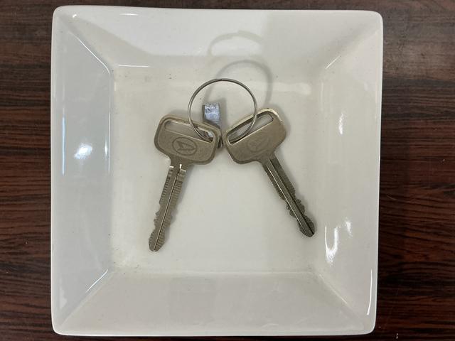 ハイゼットトラックジャンボスタンダード ワンオーナー 4WD ラジオデッキワンオーナー 4WD CVT ラジオデッキ 3方開 前後コーナーセンサー オートマチックハイビーム 衝突軽減ブレーキ スペアキー 横滑り防止装置 アイドリングストップ オートライト 12V電源ソケット(京都府)の中古車