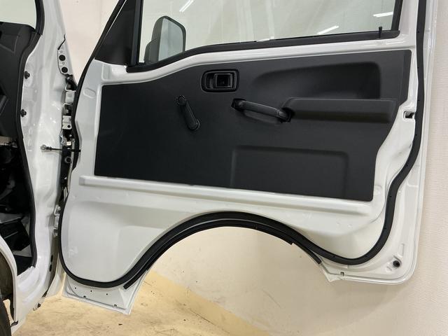 ハイゼットトラックジャンボスタンダード ワンオーナー 4WD ラジオデッキワンオーナー 4WD CVT ラジオデッキ 3方開 前後コーナーセンサー オートマチックハイビーム 衝突軽減ブレーキ スペアキー 横滑り防止装置 アイドリングストップ オートライト 12V電源ソケット(京都府)の中古車