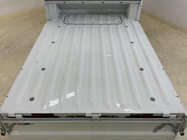 ハイゼットトラックジャンボスタンダード ワンオーナー 4WD ラジオデッキワンオーナー 4WD CVT ラジオデッキ 3方開 前後コーナーセンサー オートマチックハイビーム 衝突軽減ブレーキ スペアキー 横滑り防止装置 アイドリングストップ オートライト 12V電源ソケット(京都府)の中古車