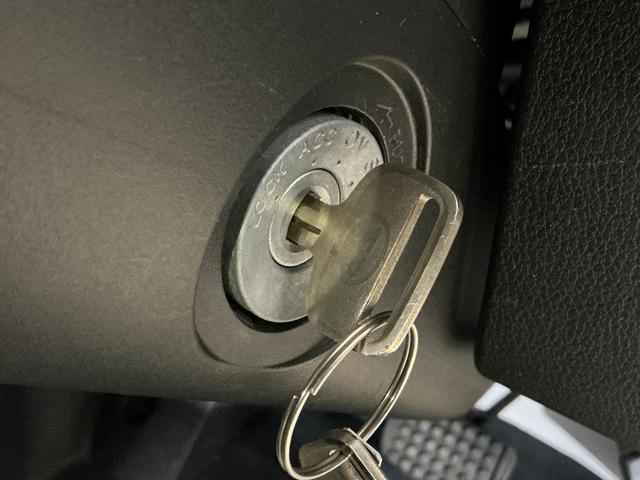 ハイゼットトラックジャンボスタンダード ワンオーナー 4WD ラジオデッキワンオーナー 4WD CVT ラジオデッキ 3方開 前後コーナーセンサー オートマチックハイビーム 衝突軽減ブレーキ スペアキー 横滑り防止装置 アイドリングストップ オートライト 12V電源ソケット(京都府)の中古車